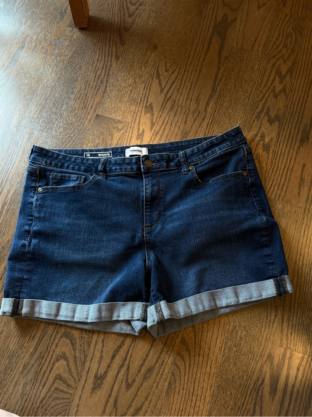 Sonoma Dark Blue Denim 5 pocket stretch Cuffed Shorts size 16
